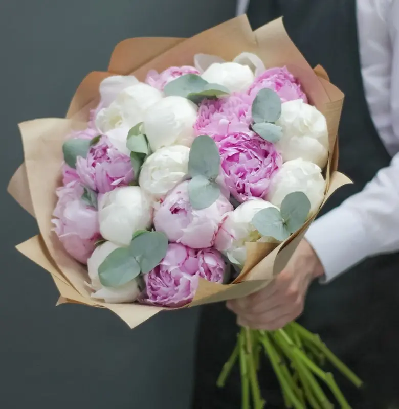 Luxurious bouquet of peonies from Starkeyshop